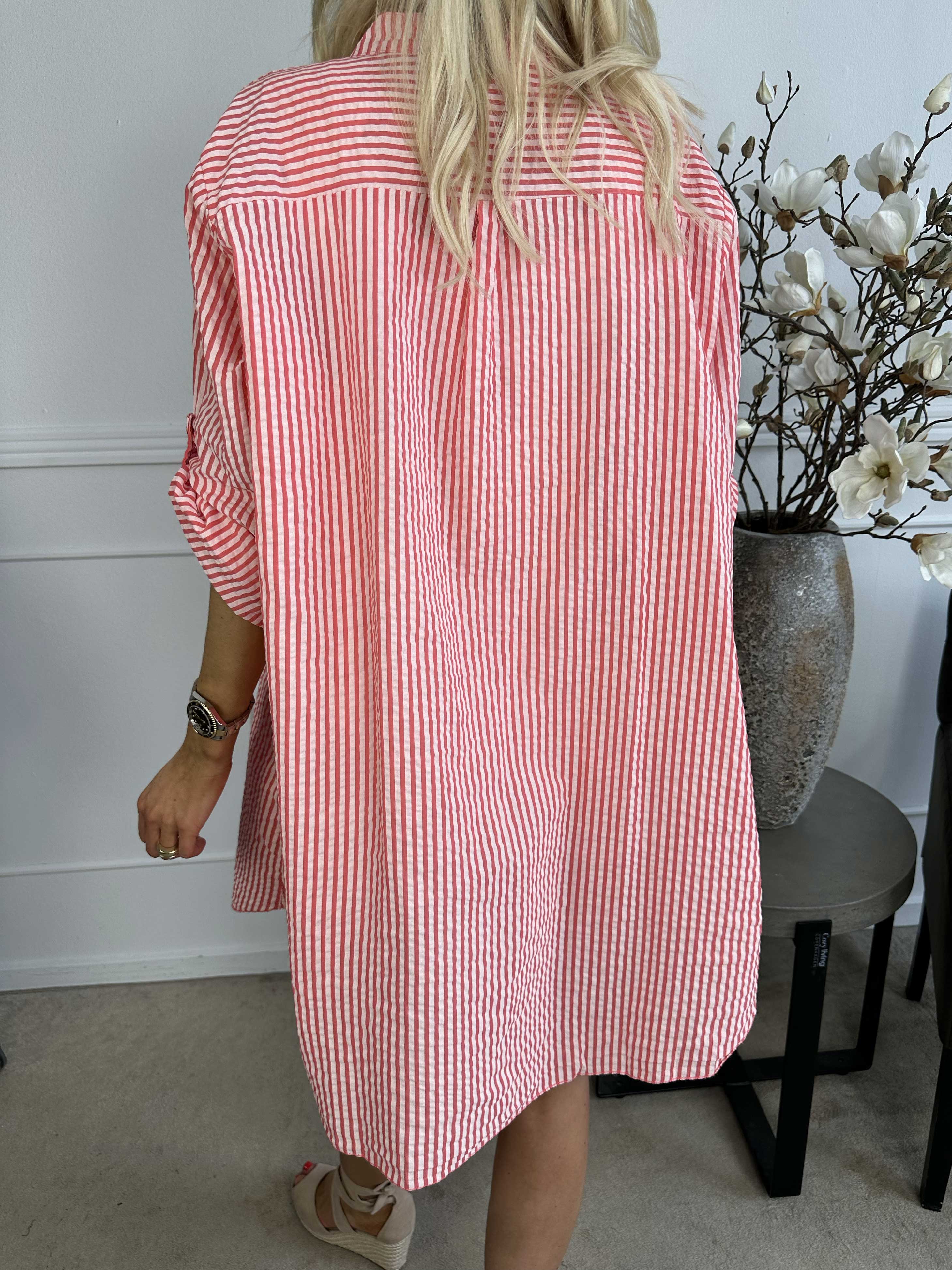 Carmina - Stribet skjorte i bomuld med lommer på brystet